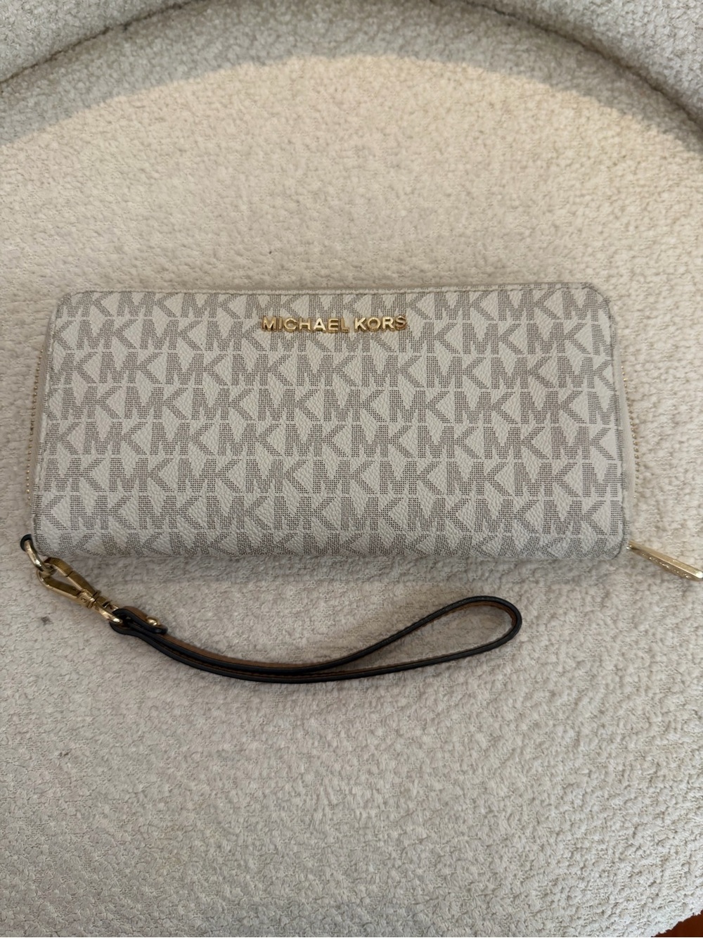 Michael Kors Wristlet